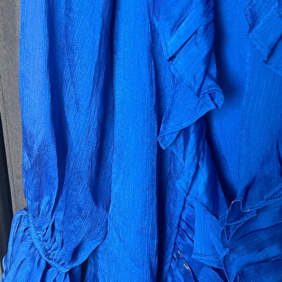 Elegant Blue Ruffled Women's Top - Picture 2 of 9